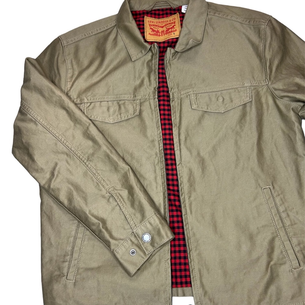 Levi trucker jacket mens small with plaid lining